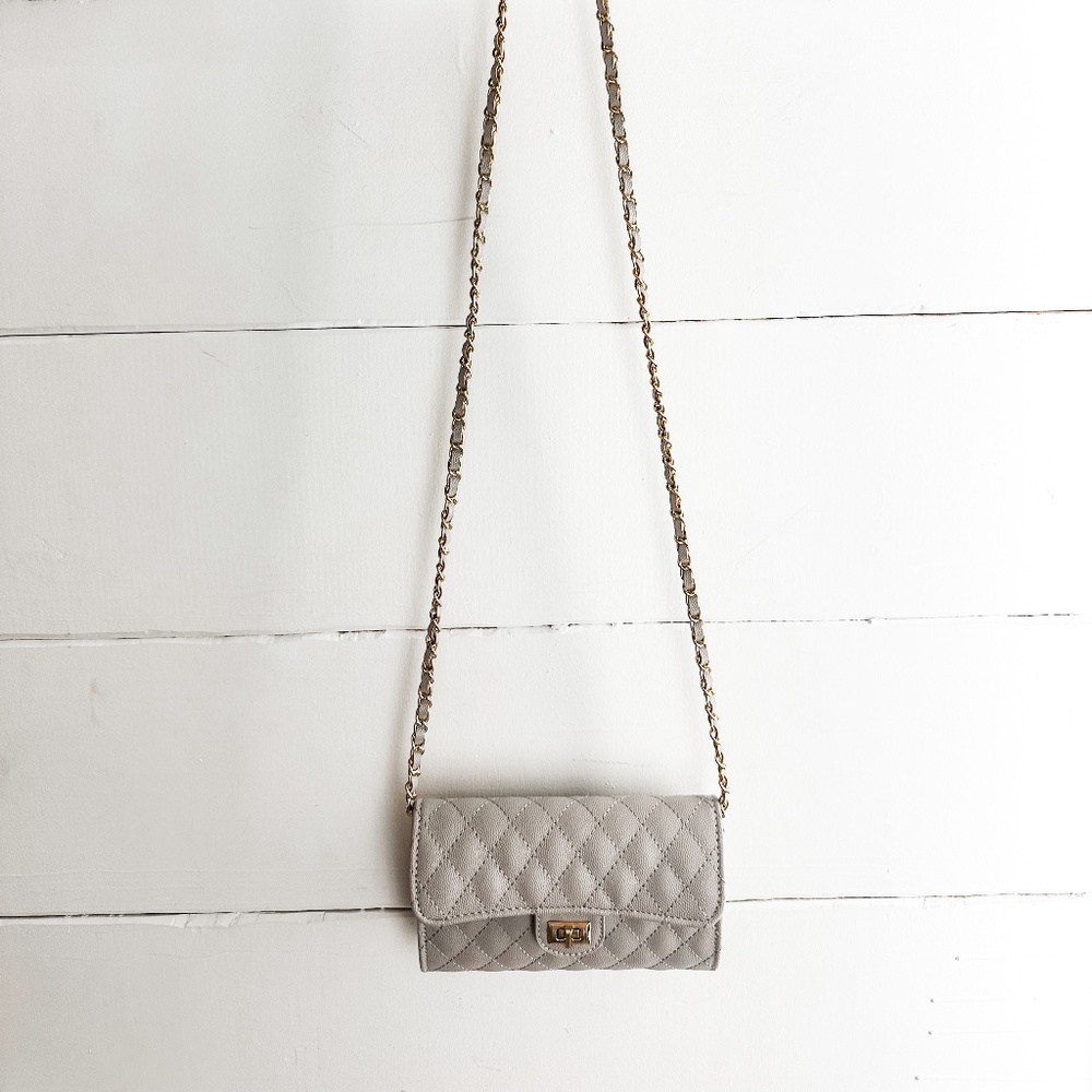 NWT Mini Quilted Crossbody w/Gold chain detail - Picture 5 of 6